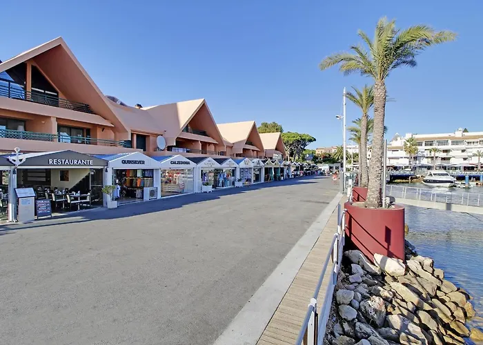 Garden Marina فيلامورا